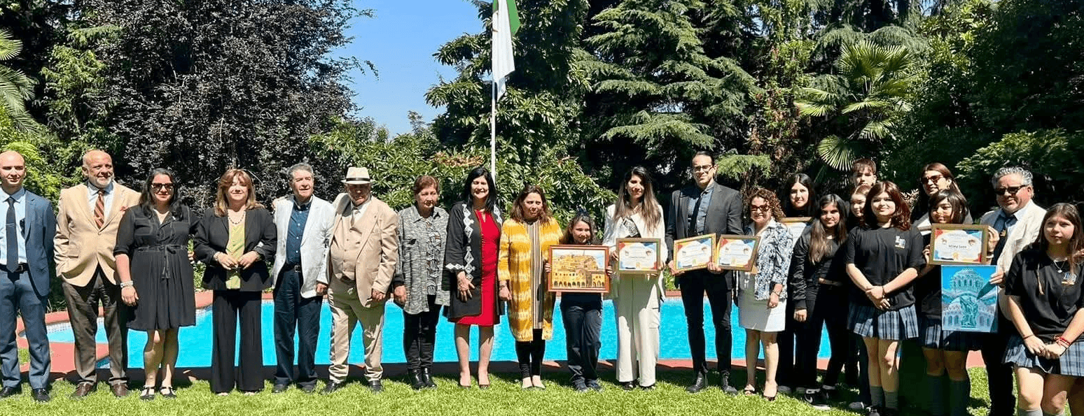 Ceremonia de premiación del concurso “Argelia en Colores”.